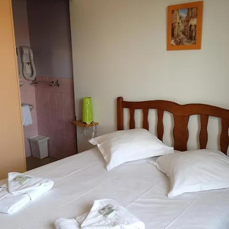 De L'aven Hotel 2*